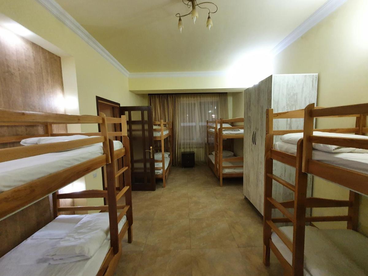 Capsule Hostel In Center Єреван Екстер'єр фото